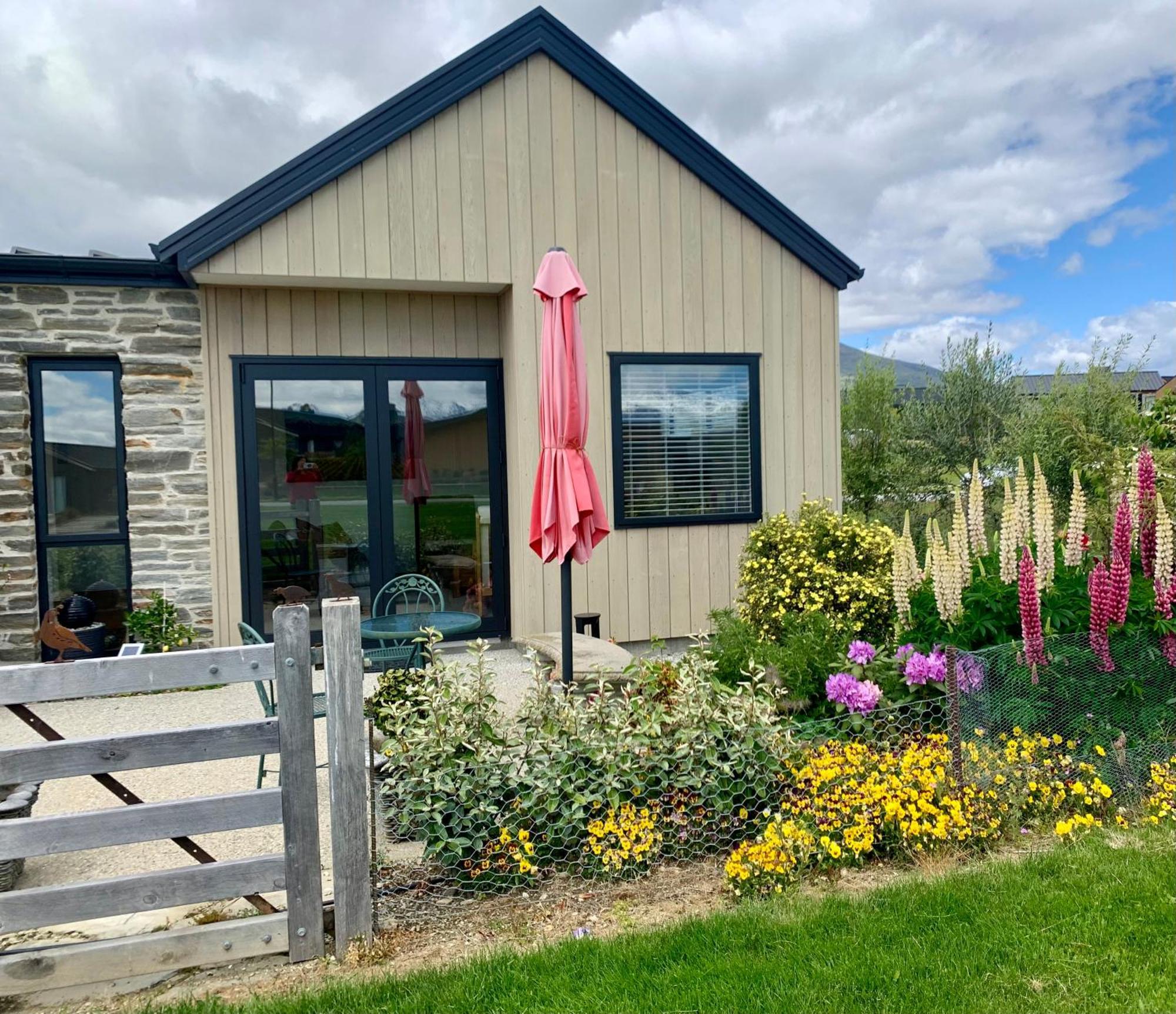 Villa Alpine Abode Wanaka Exterior foto