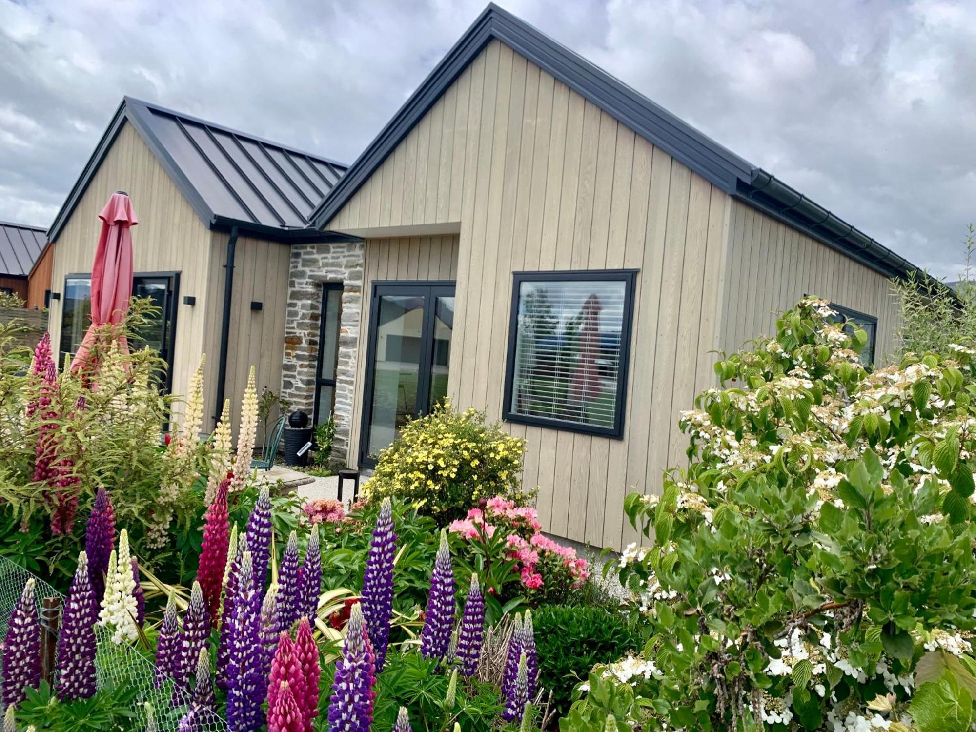 Villa Alpine Abode Wanaka Exterior foto